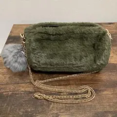 新品未使用　アンビリオン　オリーブグリーン ファーショルダーバッグ