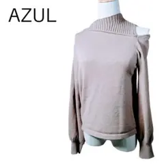 AZUL・フェイクレイヤードトップス・ボトルネックとオープンショルダーのデザイン