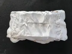 ティッシュボックスカバー(未使用) ホワイトサテン リングピロー 花柄刺繍付き