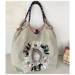 馬の刺繍トートバッグ ベージュ　可愛い　お洒落　個性的　カジュアル　新品　未使用