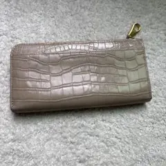 ベージュ財布　レイジースーザンのサムネイル