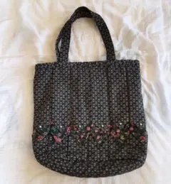 ハンドメイド　花柄　トートバッグ　黒