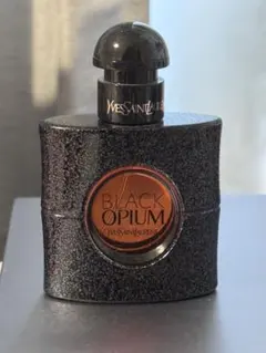  ブラックオピウム オードパルファム 30ml 箱付き リボン・ショッパー YSL ブラックオピウム オードパルファム 30ml 箱付き リボン