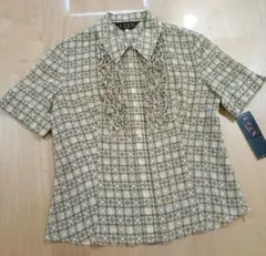 新品タグ付き　EVEXbyKRIZIAシャツ　ブラウス　フリル　半袖のサムネイル