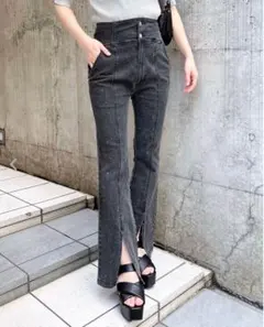 [INGNI] メタル付フロントスリットハイウエストフレアパンツ