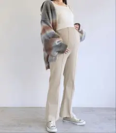 【マタニティ】ストレッチフレアパンツ　andMe