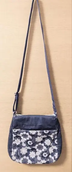 Item thumbnail for item dafb83ab-09ad-48d2-8103-e09cda151962