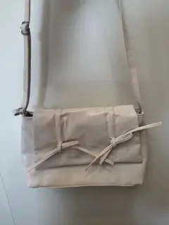 【大容量】白リボンショルダーバッグ