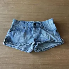 デニムショートパンツ ライトブルー フリンジ仕上げ サイドジップあり 美品