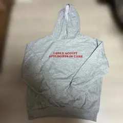 シーイン、グレー、赤文字、英語ロゴ、パーカー、ゆったりシルエット