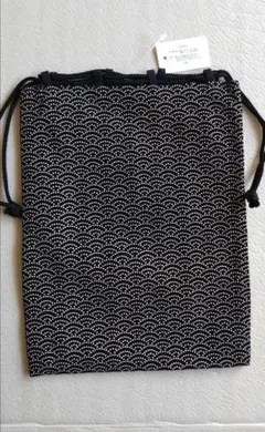 印傳風　和装バッグ・信玄袋 黒とベージュの青海波模様