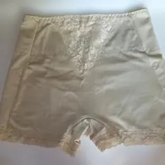 ベージュ 骨盤ガードル