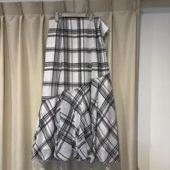 新品です。ジャスグリッティー❤️スカート❤️のサムネイル