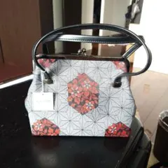 女性用 和装用バッグ グレーと赤の花柄