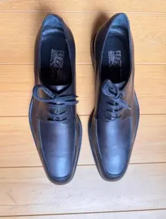 Salvatore Ferragamo ブラック レースアップシューズ