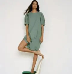新品☆ZARA ザラ プリーツパフスリーブワンピース s