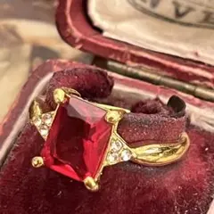 英国　イギリス　ヴィンテージ　推し活　赤担当　金色　ゴールド　リング　15号