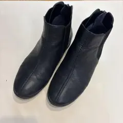 ブラックレザーサイドジッパーブーツ