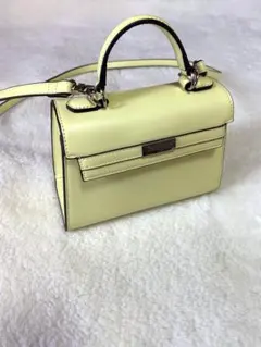 ミラオーウェン　バック　黄色