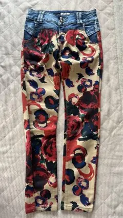 スキニーパンツ デニム ストレッチ カジュアル 花柄 薔薇 個性的