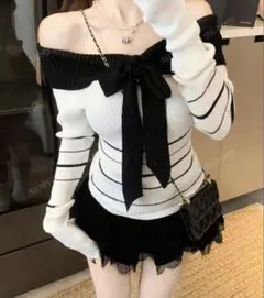 オフショルダー白黒ストライプニット