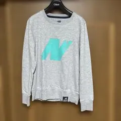 New Balance グレー スウェット トレーナーのサムネイル