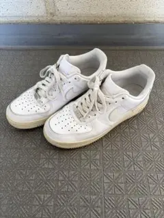 NIKE AIR FORCE 1 ホワイト スニーカー