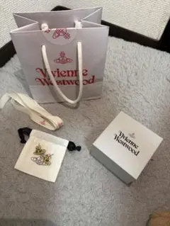 新品未使用 VIVIENNE ヴィヴィアン レディース ゴールド ピアス