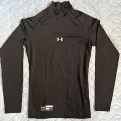 UNDER ARMOUR ブラック ハイネック アンダーシャツ MD