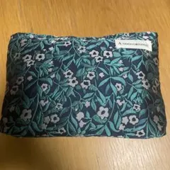 値下げ❣️新品❣️小さな花柄のグリーンのポーチ