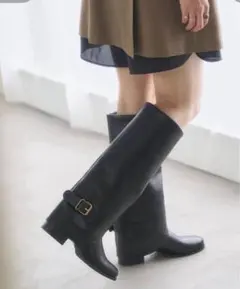 LE TALON バックル付きブラックロングブーツ