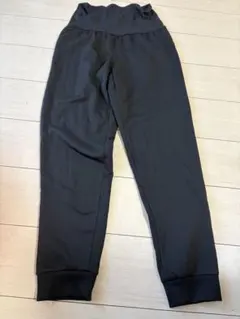 新品未使用　マタニティー　ブラック ジョガーパンツ Mサイズ　裏起毛　fairy