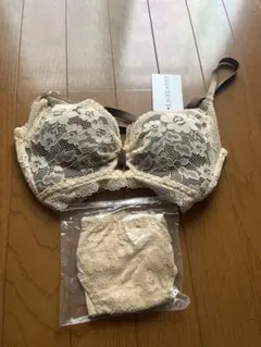 新品　フラワーレースブラ＆ショーツ ２点セット 70のサムネイル