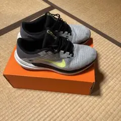 Nike ランニングシューズ グレー/ブラック/イエロー