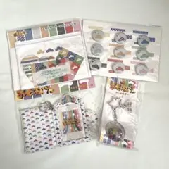 映画　おそ松さん　キーホルダー　カードホルダー　缶バッジ　ステッカー　スノーマン