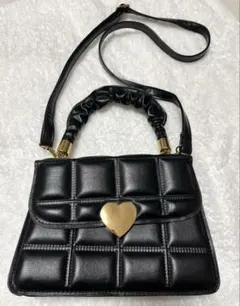 ショルダーバッグ黒ハートデザイン