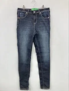 ダークブルースキニーデニム（UNITED COLORS OF BENETTON）
