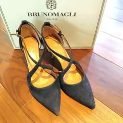 BRUNO MAGLI【美品】 ネイビーハイヒール　36のサムネイル