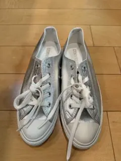 ☆新品未使用品☆ CONVERSE メタリックシルバー スニーカー24.5㎝