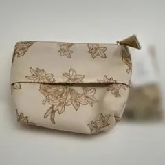 専用☆刺繍生地コロンと丸みポーチ☆ジョリーフルール - メルカリ