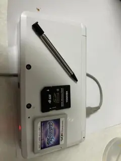 ニンテンドー3DS 本体 4GB SDカード付属