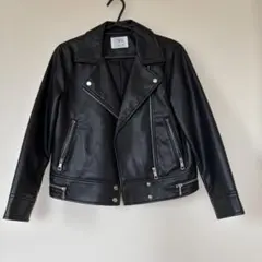 ZARA フェイクレザー ライダースジャケット ブラックのサムネイル