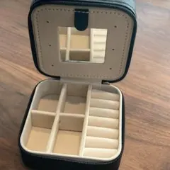 ブラック アクセサリーケース