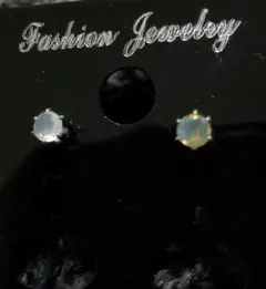 天然石エチオピアオパールピアス316L