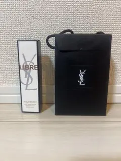 【未開封】イヴ・サンローラン リブレ ハンドクリーム ギフト用袋・カード付き