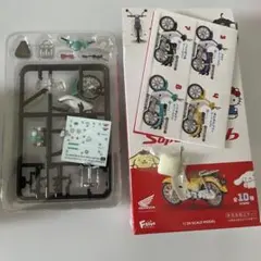サンリオ　HONDA Super Cub ハンギョドン