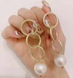 706 マットゴールドピアス チェーンフープ パールボール お洒落のサムネイル