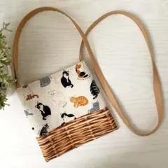 まったりにゃんことカゴ♡生成色♡キッズポシェット♡ハンドメイド