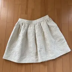 エポカ　ミニ スカート　EPOCA 総柄　刺繍　美品　未使用のサムネイル