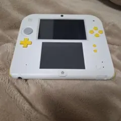 ニンテンドー2DS ホワイト/イエロー